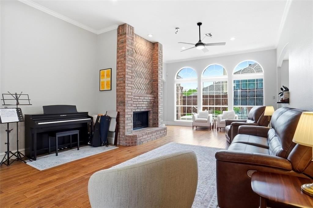 1800 Sumac Dr - Photo 6 of 25