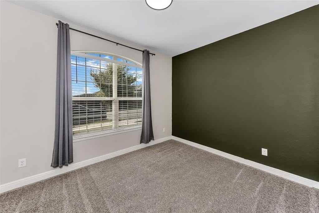 11524 Leeson St - Photo 5 of 38