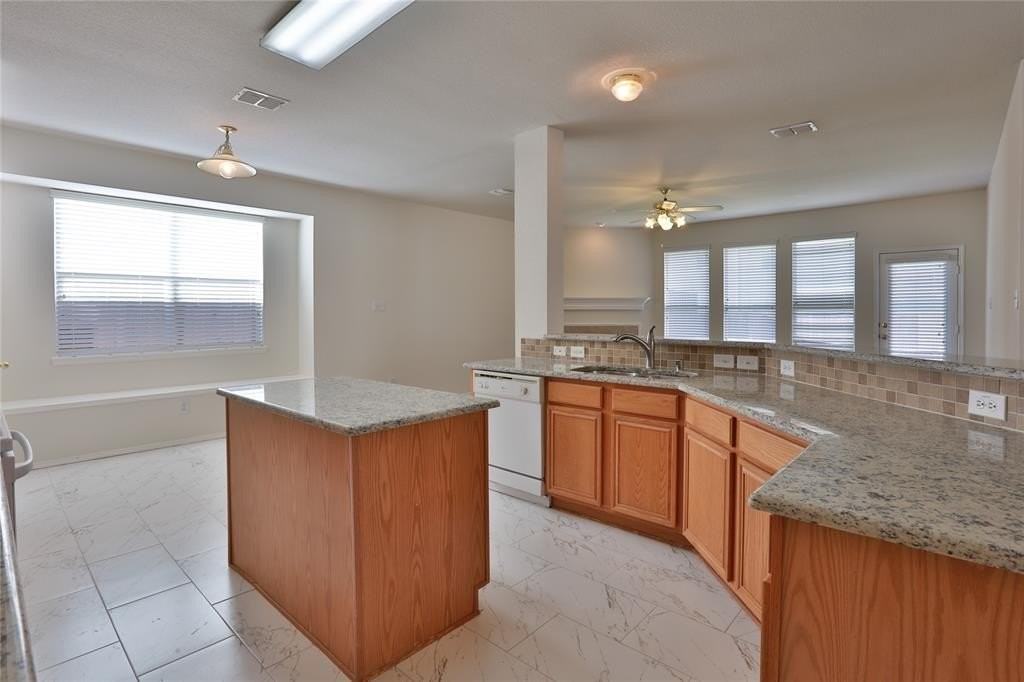 6224 Dark Forest Dr - Photo 6 of 35