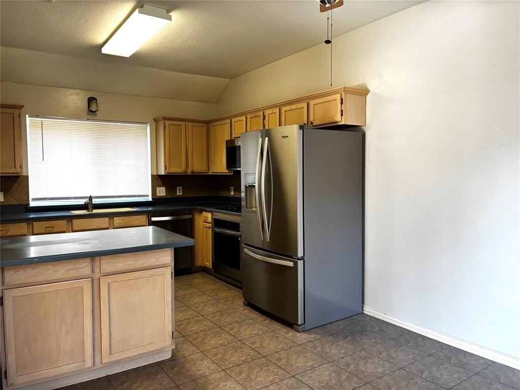 7936 Tournament Rd - Photo 7 of 24