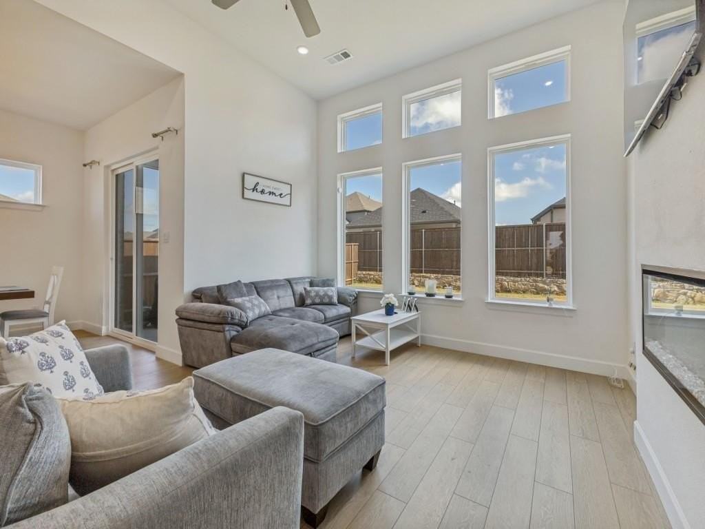 1631 Yorkie Dr - Photo 5 of 26