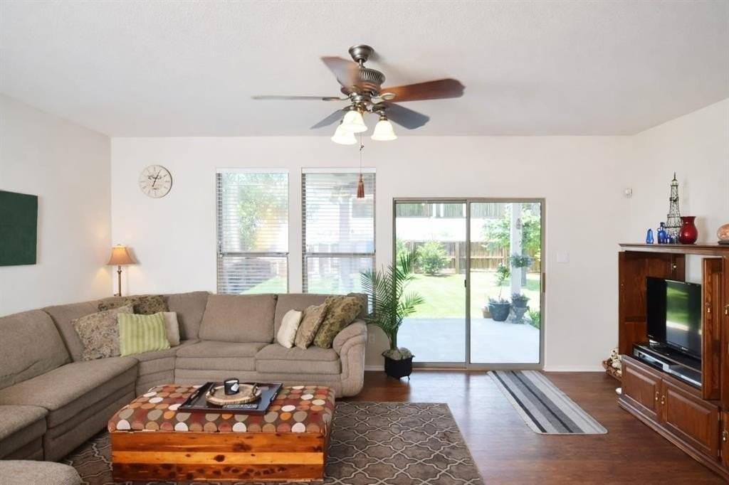 3528 Copper Ridge Dr - Photo 3 of 17