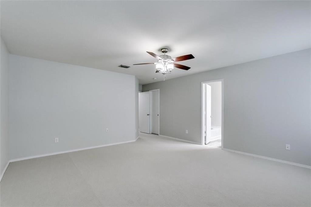 2908 Desert Dr - Photo 4 of 7