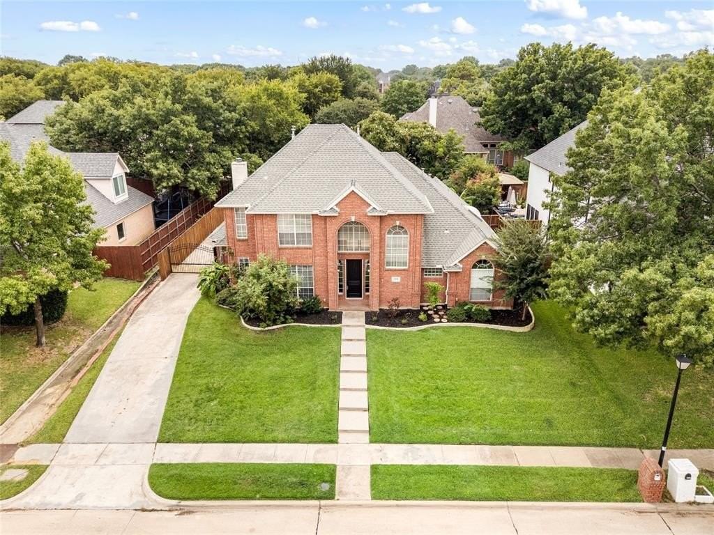 2101 Tarrant Ln - Photo 2 of 34