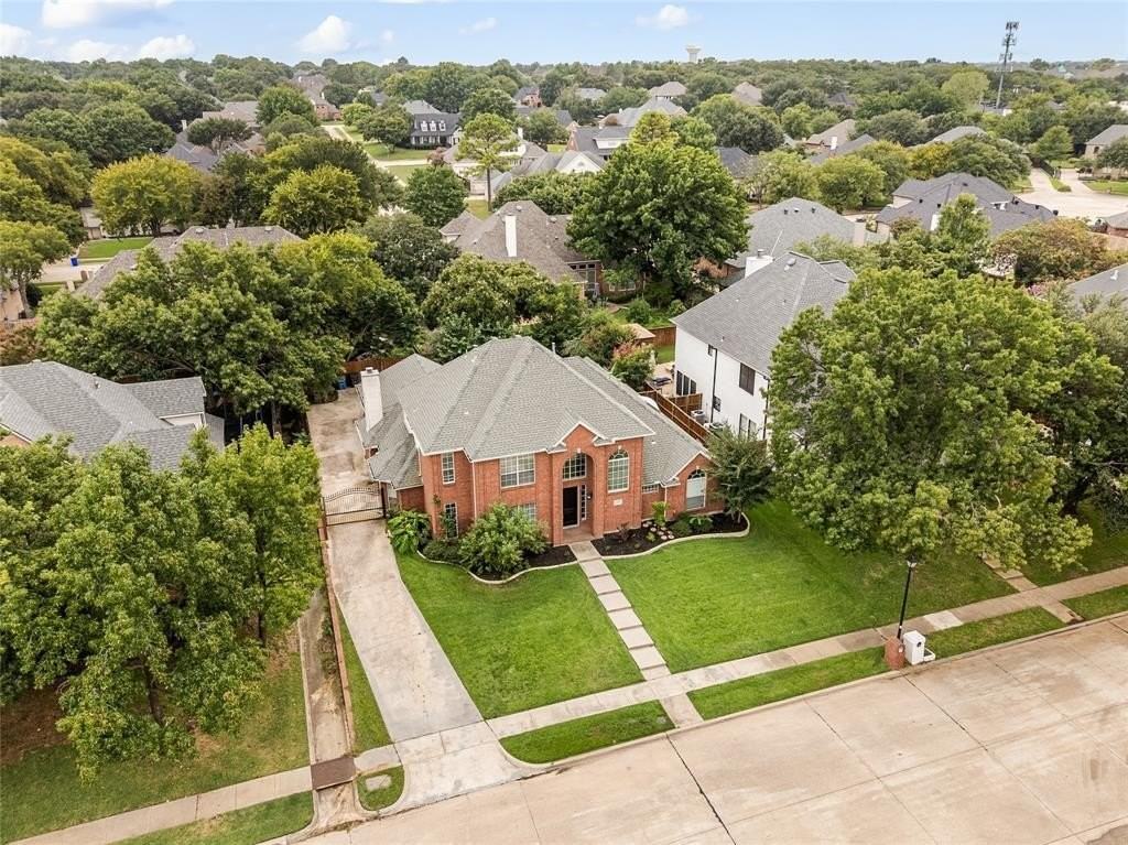 2101 Tarrant Ln - Photo 4 of 34
