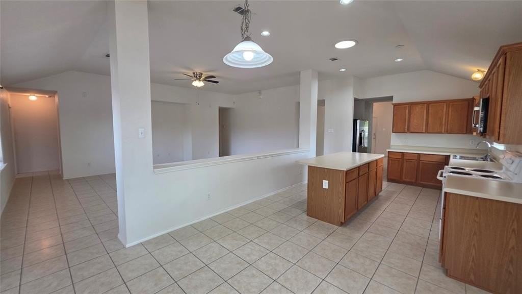 5901 Secco Ct - Photo 7 of 32