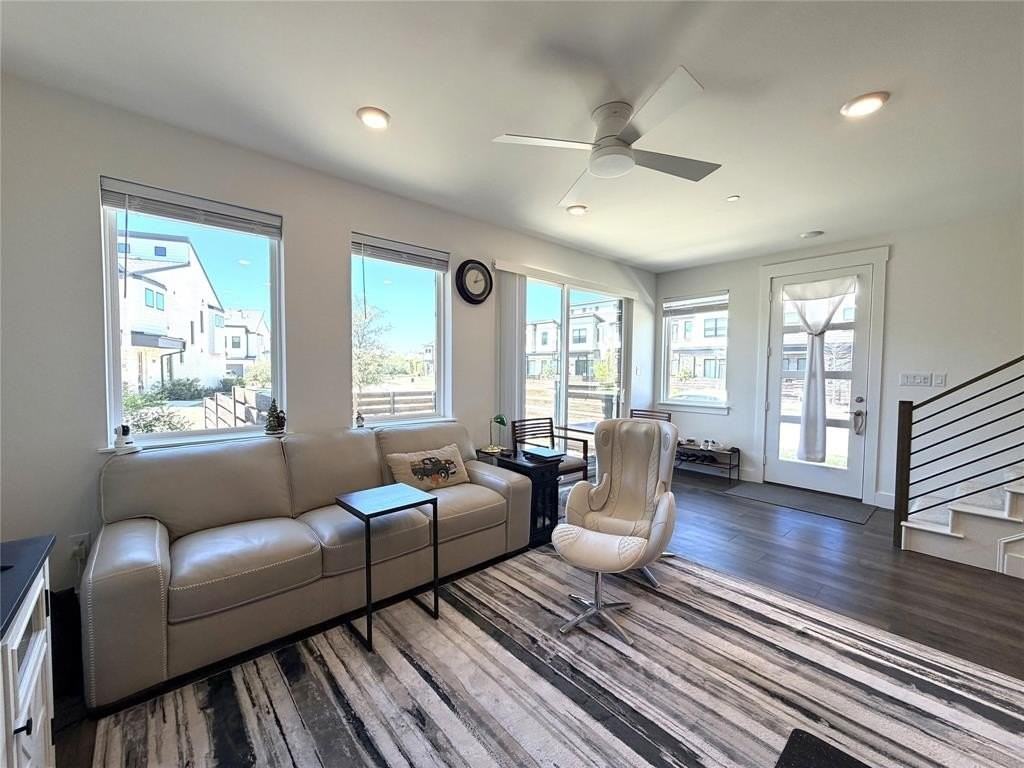 760 Cavitt Ct - Photo 4 of 28