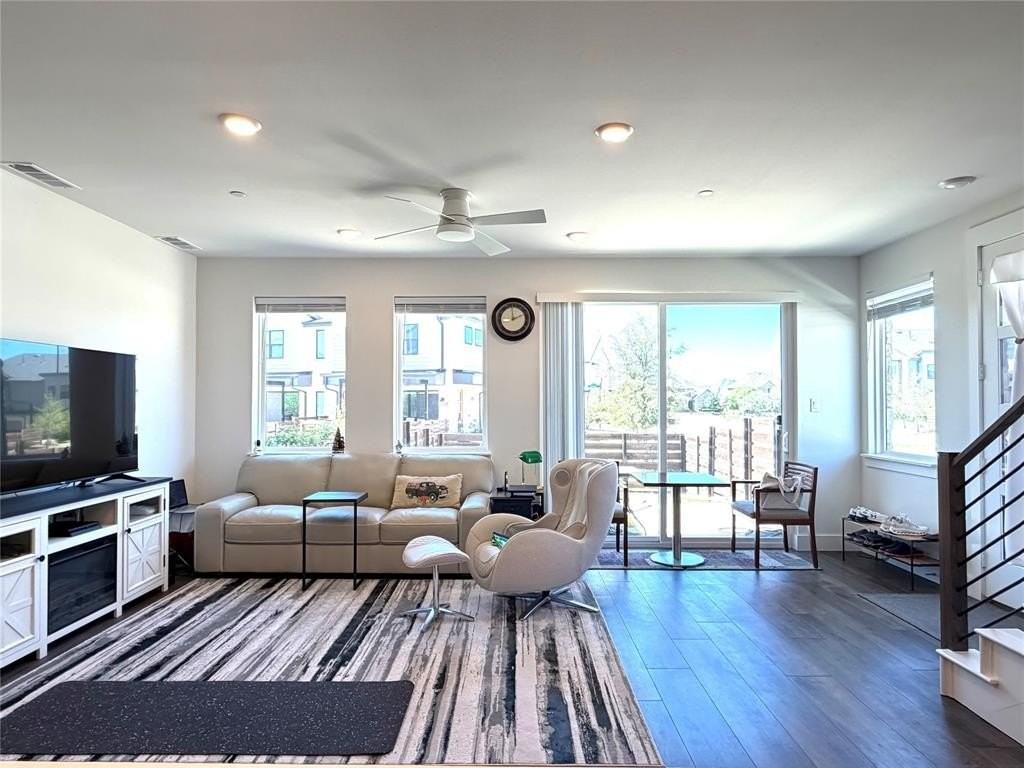 760 Cavitt Ct - Photo 5 of 28