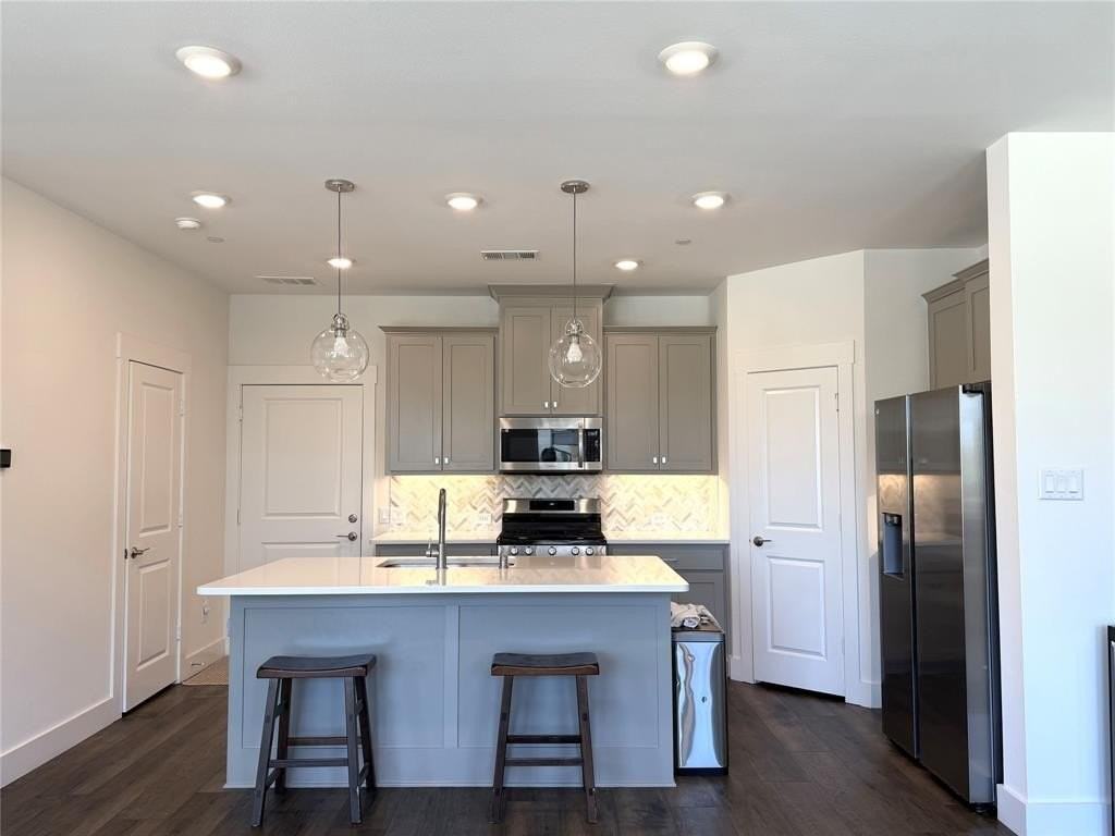 760 Cavitt Ct - Photo 7 of 28