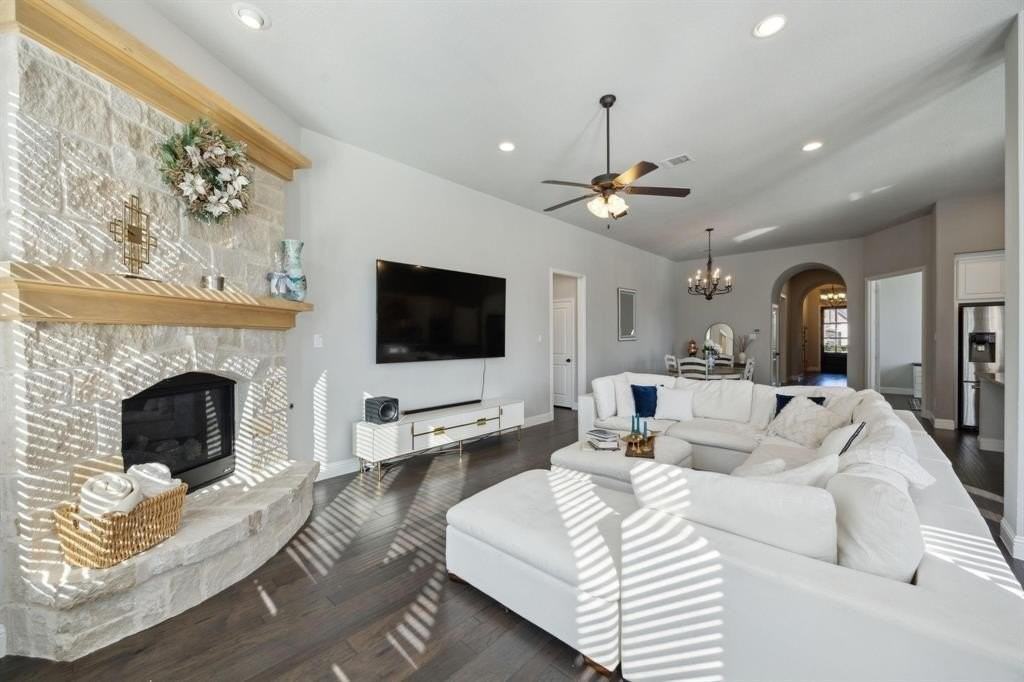 6800 Barolo Dr - Photo 6 of 31