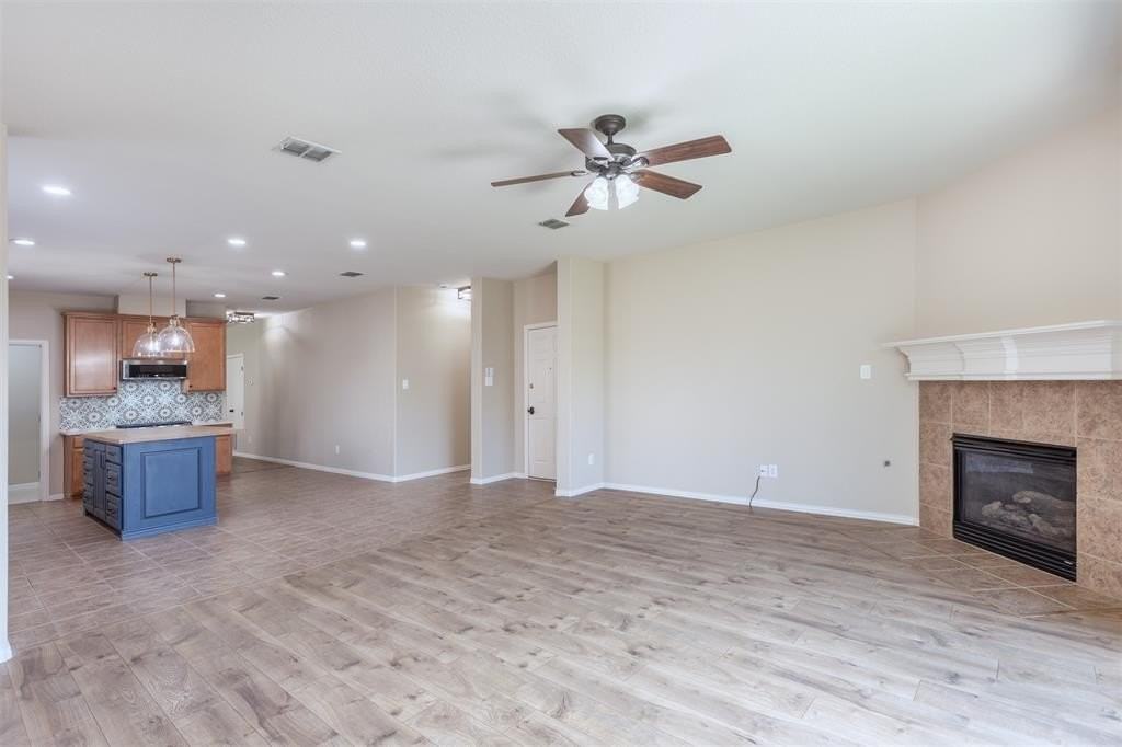 2356 Jaguar Dr - Photo 4 of 13