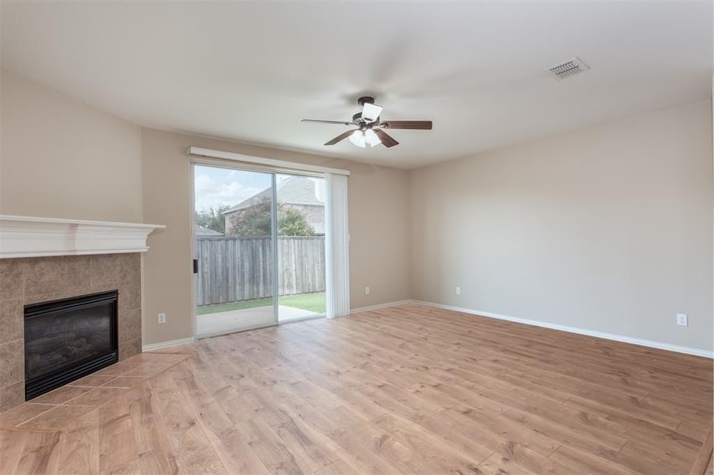 2356 Jaguar Dr - Photo 5 of 13