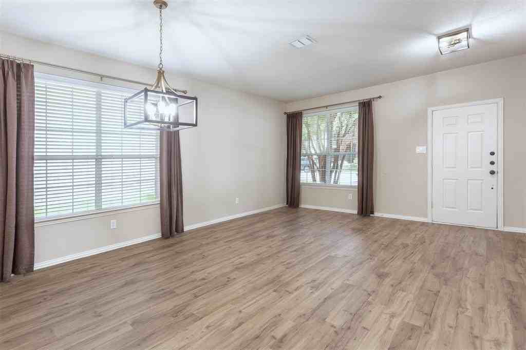 2356 Jaguar Dr - Photo 6 of 13