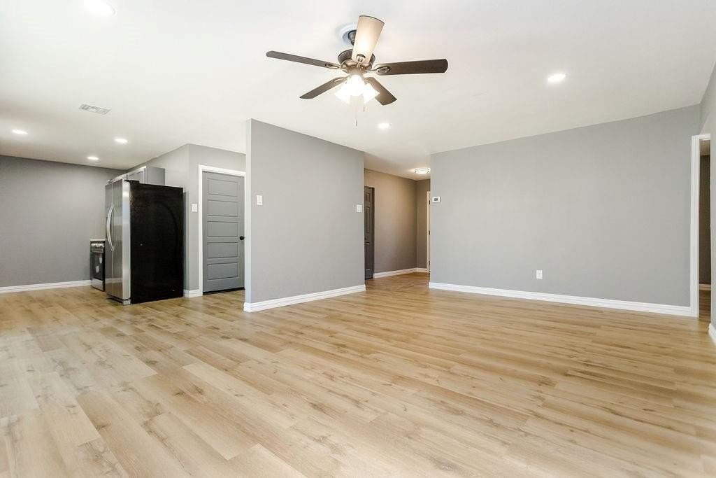 225 Independence Dr - Photo 7 of 24