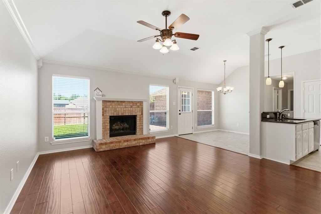 1343 Edmonton Dr - Photo 2 of 30