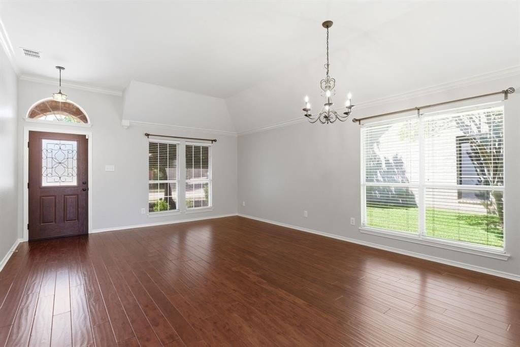 1343 Edmonton Dr - Photo 6 of 30