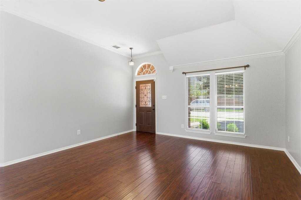 1343 Edmonton Dr - Photo 7 of 30