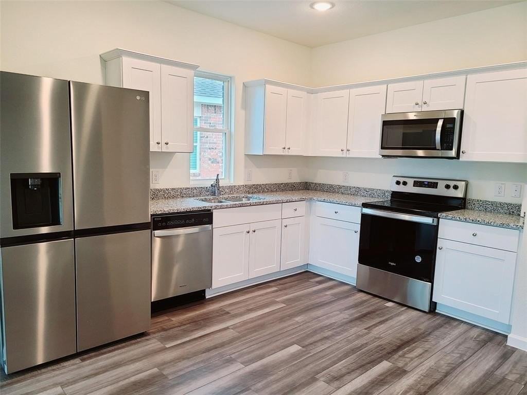 1308 Fleckman Dr - Photo 4 of 29