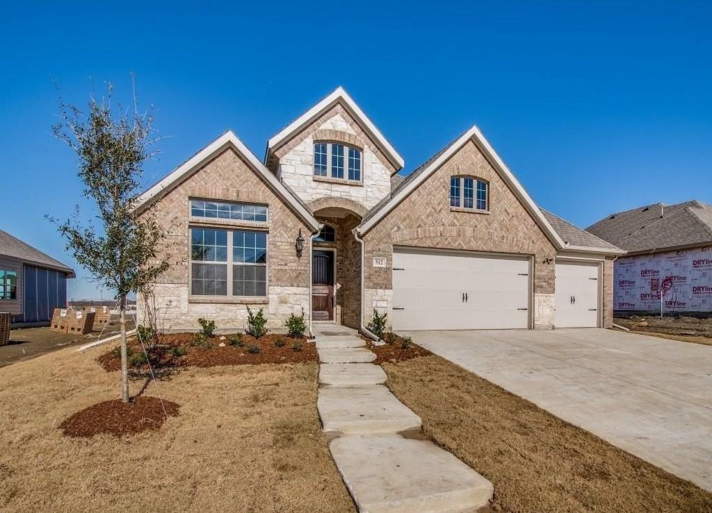 512 Redbud Dr - Photo 2 of 26