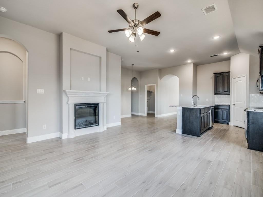 512 Redbud Dr - Photo 7 of 26