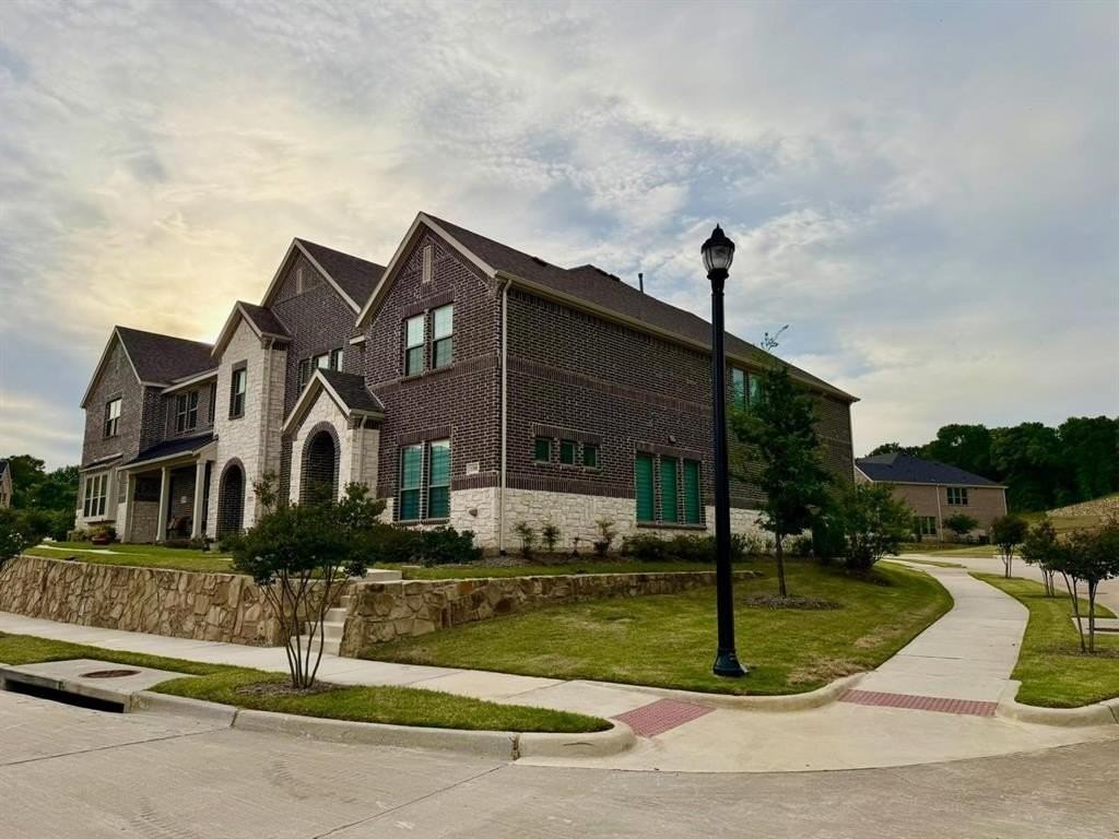 1300 Ethan Dr - Photo 2 of 25