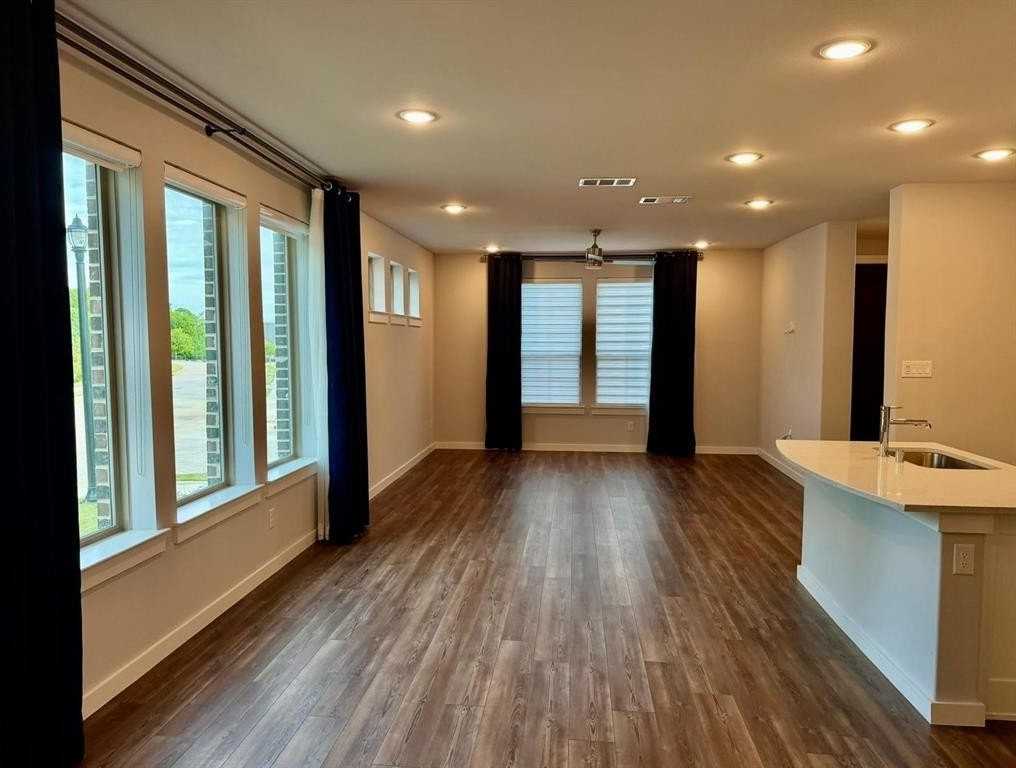 1300 Ethan Dr - Photo 3 of 25