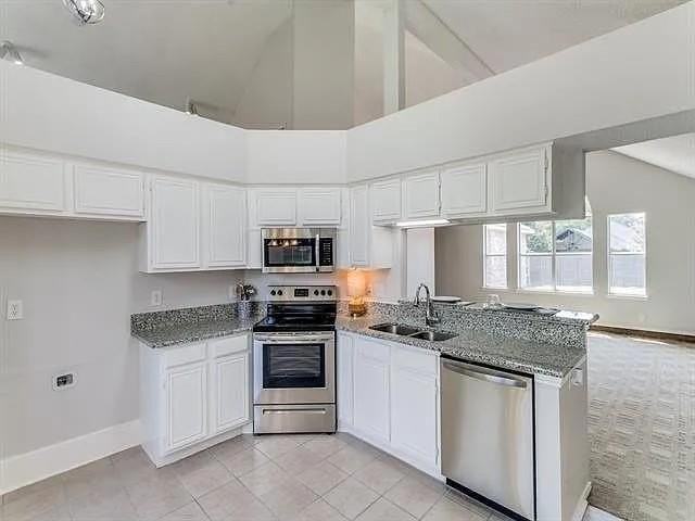 2319 Foothill Rd - Photo 4 of 17