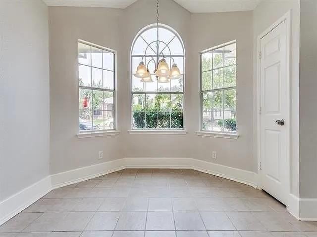 2319 Foothill Rd - Photo 7 of 17