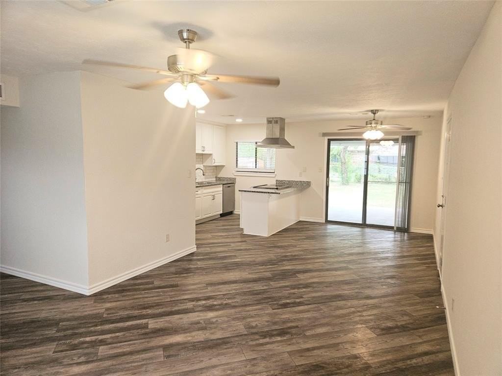 6908 Sunflower Cir N - Photo 3 of 19