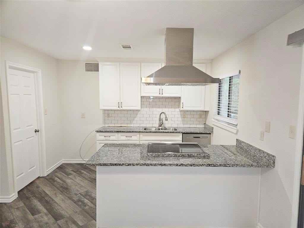 6908 Sunflower Cir N - Photo 4 of 19