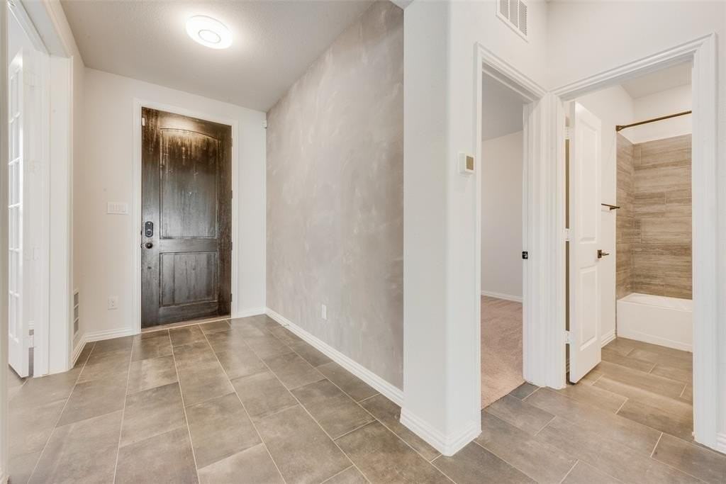 6740 Mistley Park - Photo 5 of 31