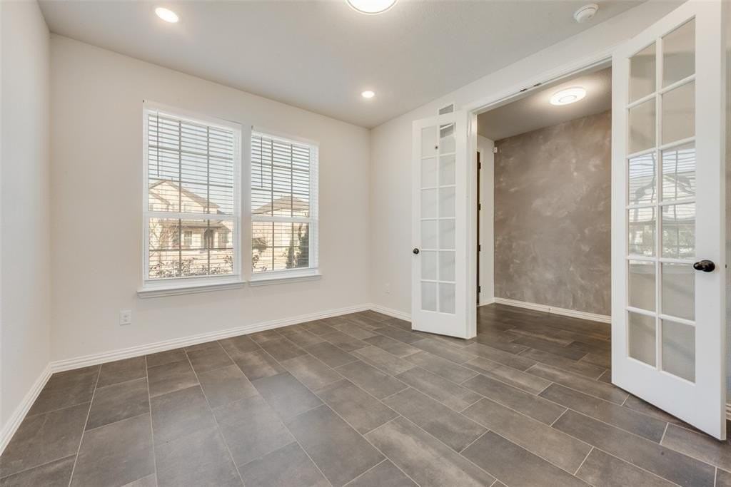 6740 Mistley Park - Photo 6 of 31