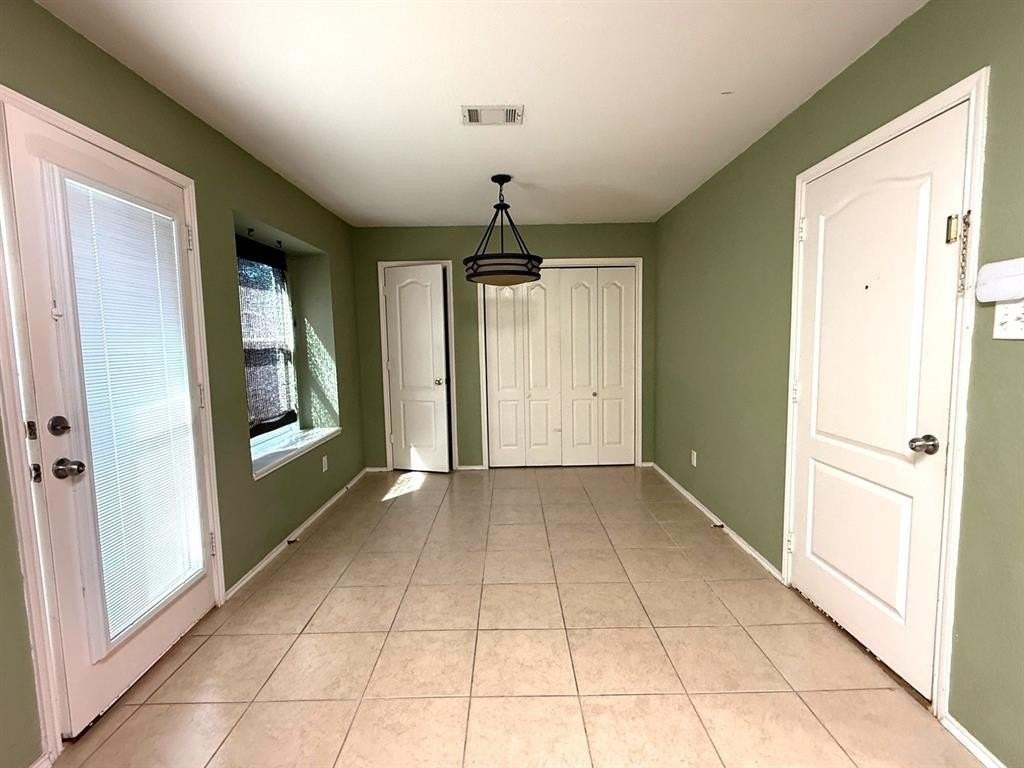 3901 Granby Ln - Photo 5 of 22