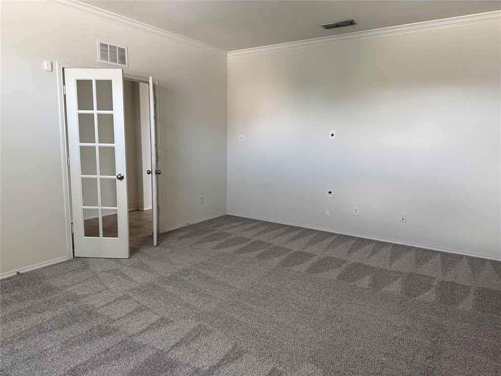 2225 Heaton - Photo 4 of 21