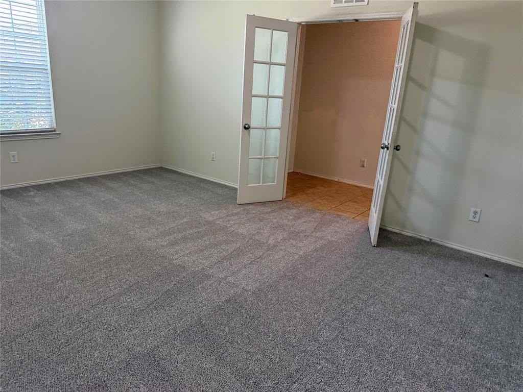 2225 Heaton - Photo 5 of 21