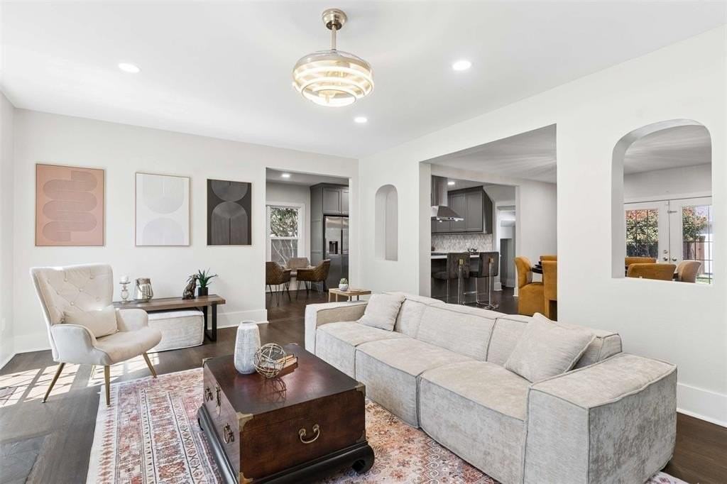 4516 Fairway Ave - Photo 4 of 24