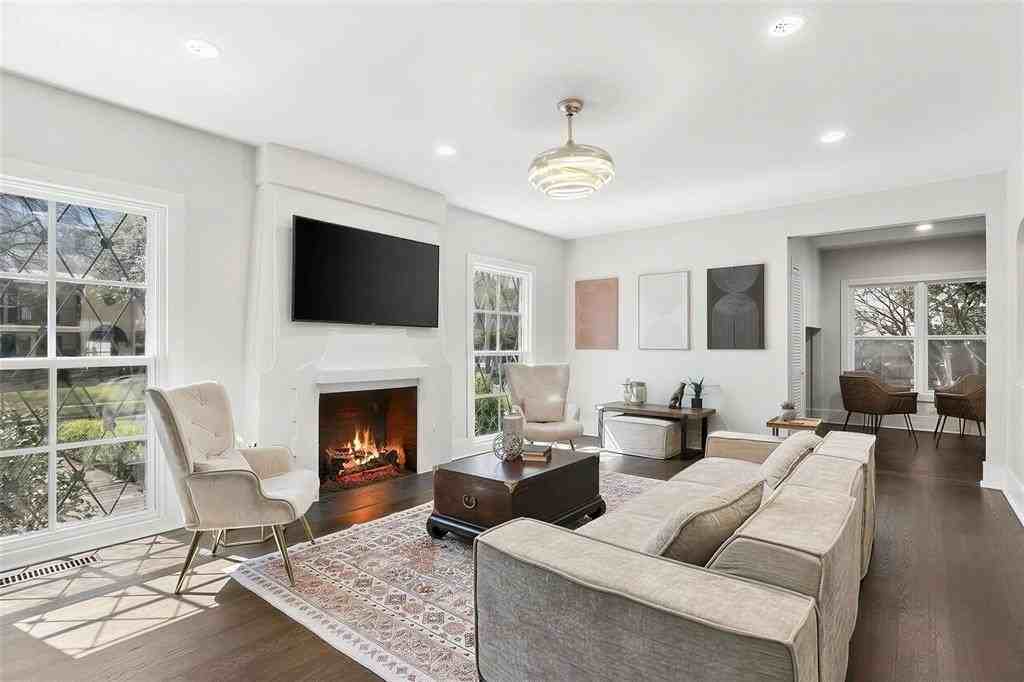 4516 Fairway Ave - Photo 5 of 24