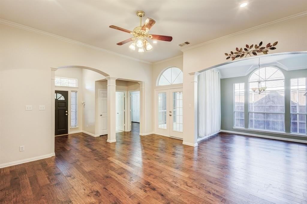 3324 Fallbrook Dr - Photo 4 of 33