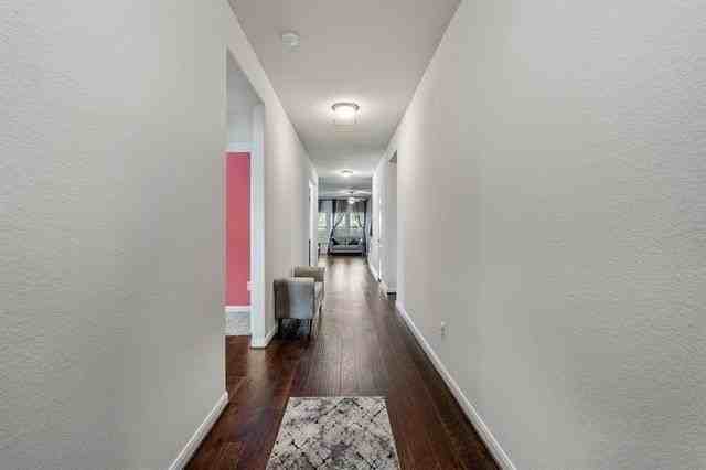 1215 Crescent View Dr - Photo 3 of 27