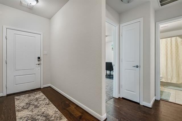 1215 Crescent View Dr - Photo 4 of 27