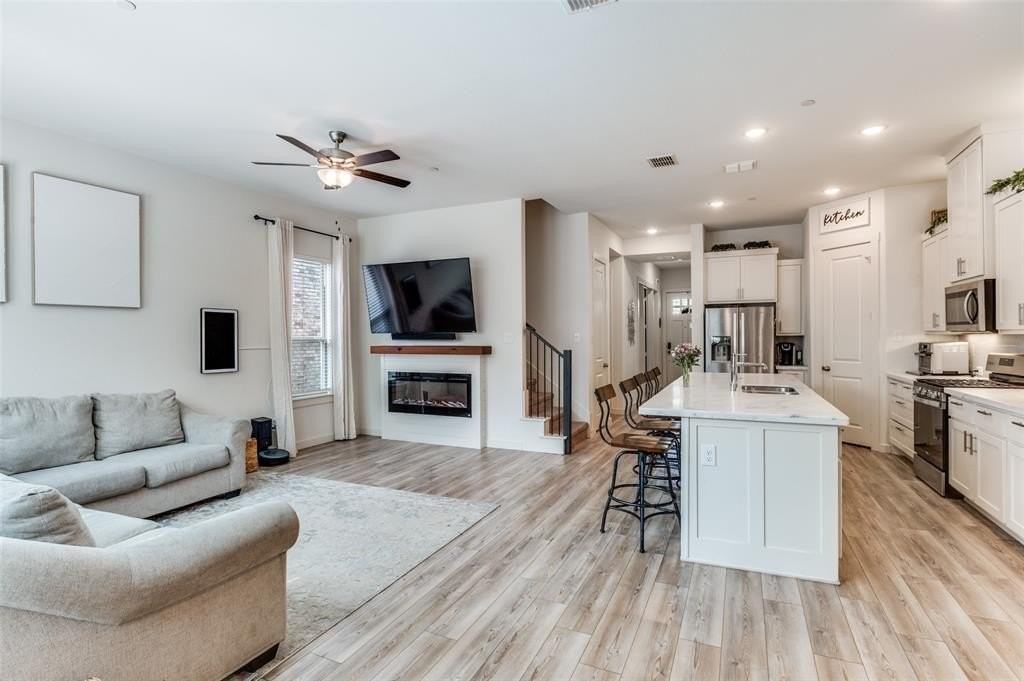 4539 English Maple Dr - Photo 2 of 12