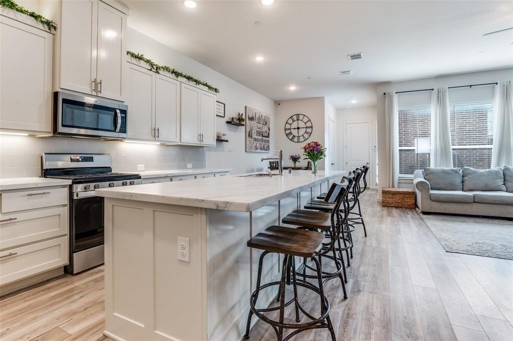 4539 English Maple Dr - Photo 4 of 12