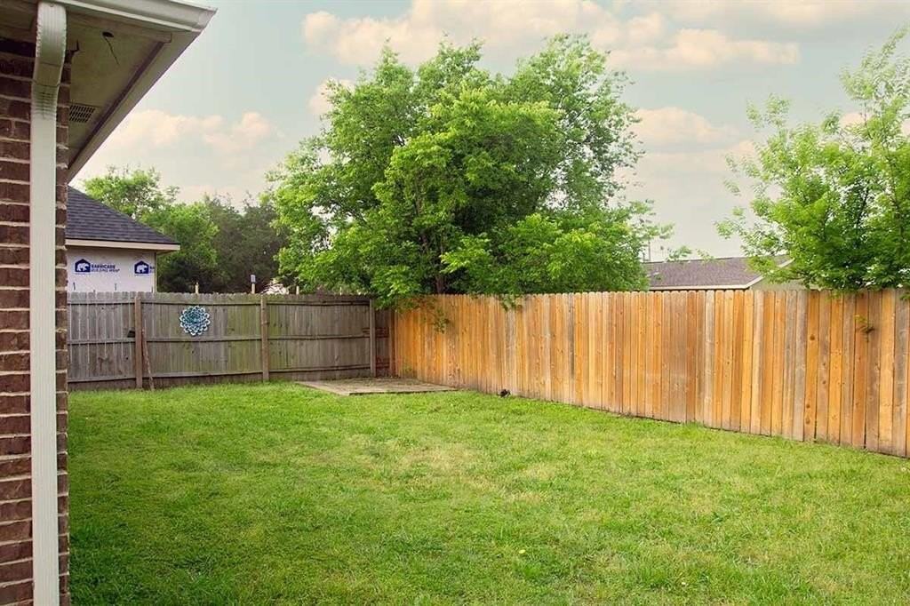 907 Merriot St - Photo 3 of 14