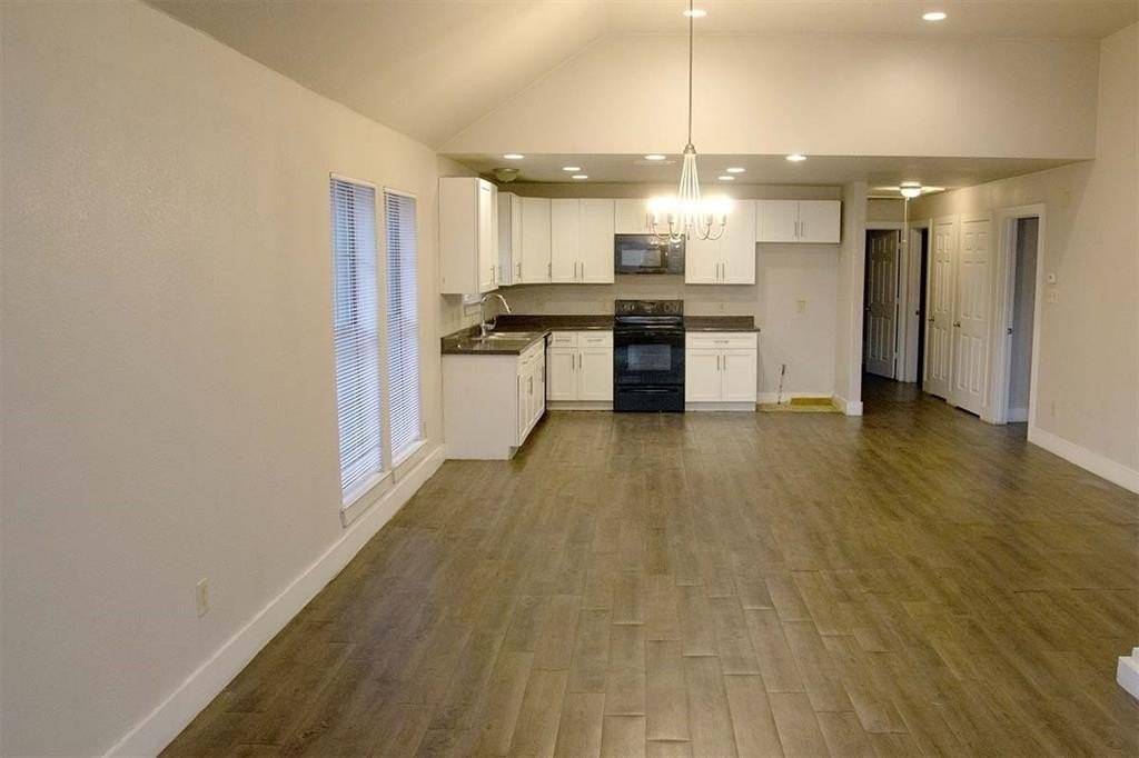 907 Merriot St - Photo 5 of 14