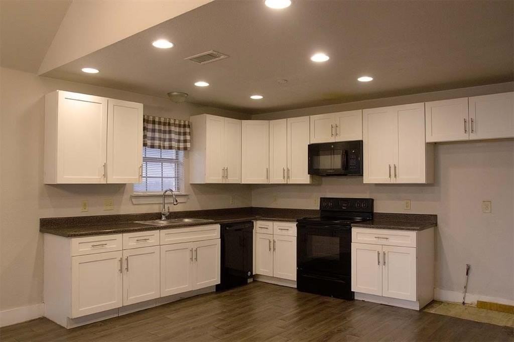 907 Merriot St - Photo 6 of 14