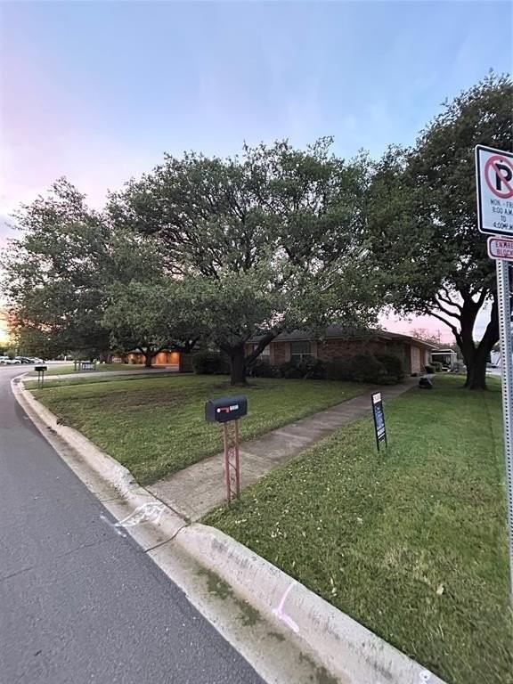 1302 Crescent St - Photo 3 of 24