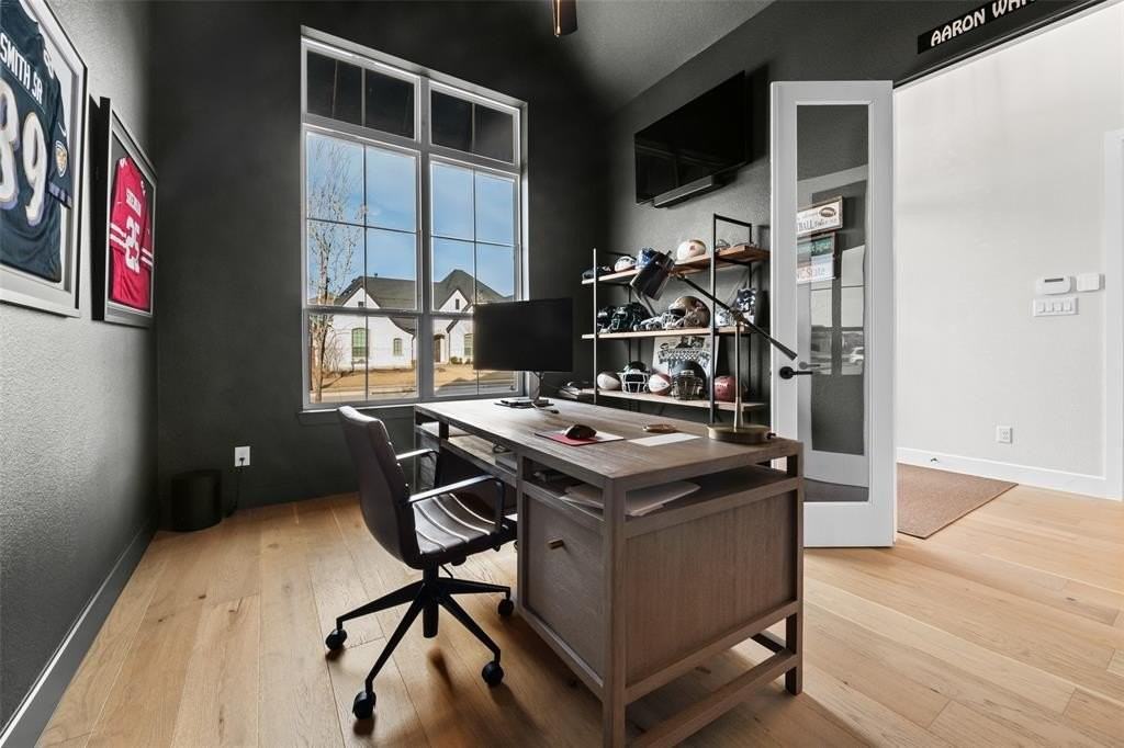 2591 Bishop Ct - Photo 5 of 40