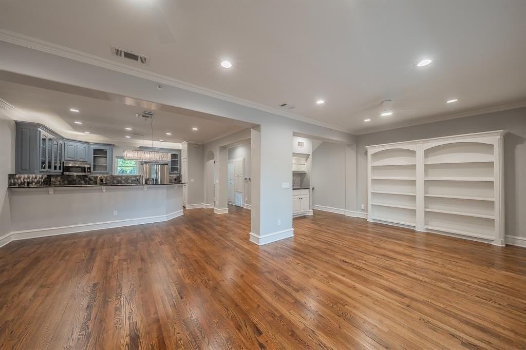 4110 Mckinney Ave - Photo 4 of 28