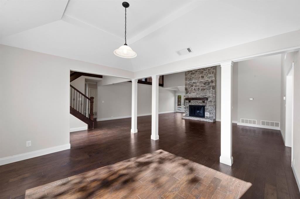 207 Fresh Meadow Dr - Photo 5 of 27