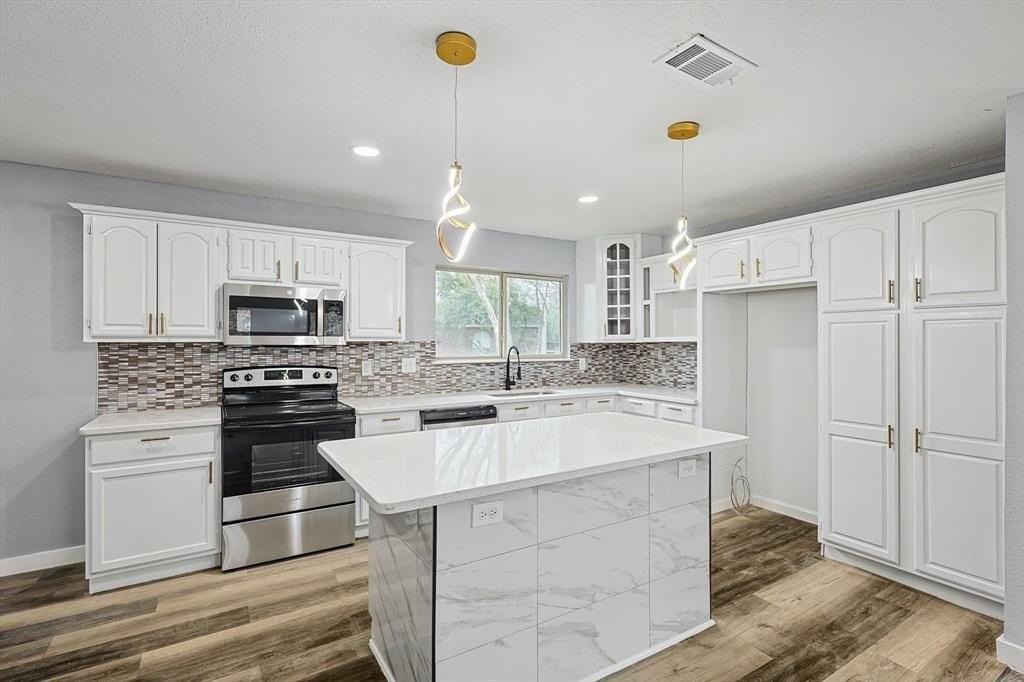 2002 Danley Ct - Photo 4 of 12